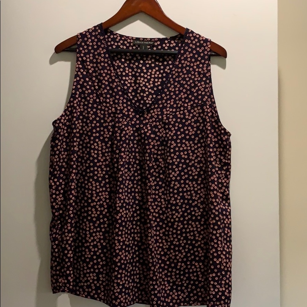 BARELY WORN - Sleeveless Maternity Blouse